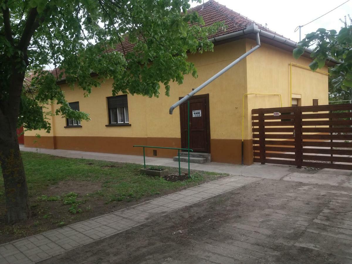 Harsfak Villa Mezokovacshaza Exterior photo