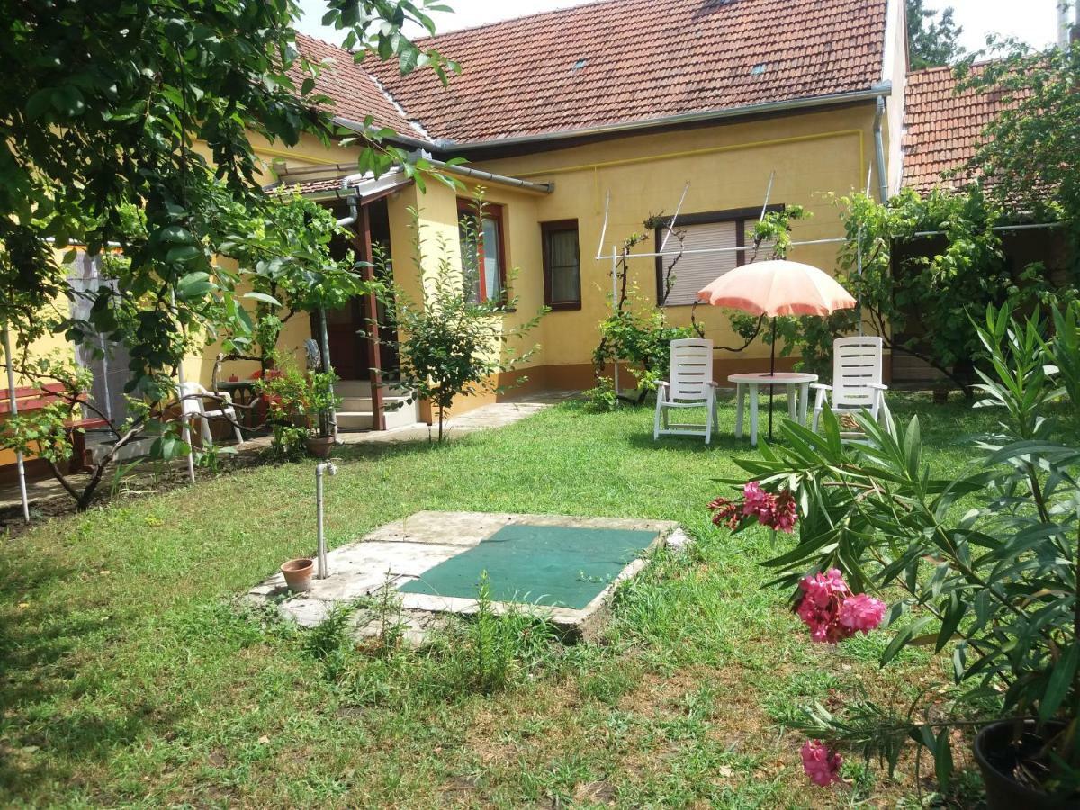 Harsfak Villa Mezokovacshaza Exterior photo